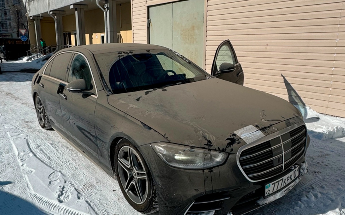 Конфискованный автомобиль Перизат Кайрат выставили на торги