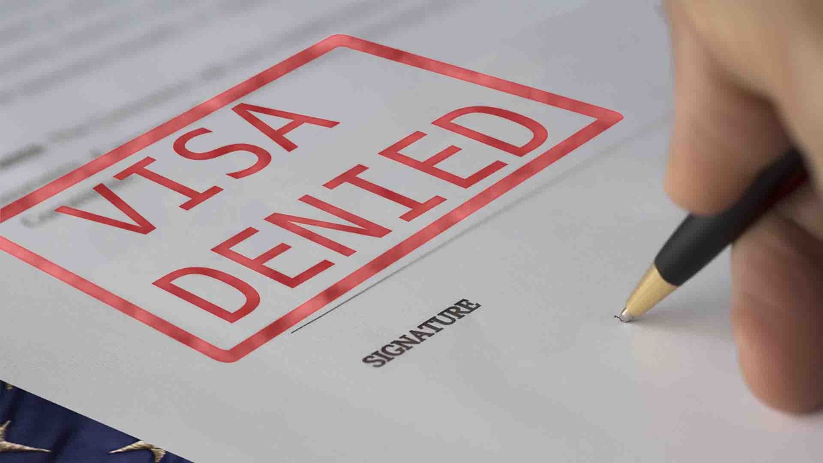 Акмолинка обманула около 80 человек, пообещав работу в Великобритании