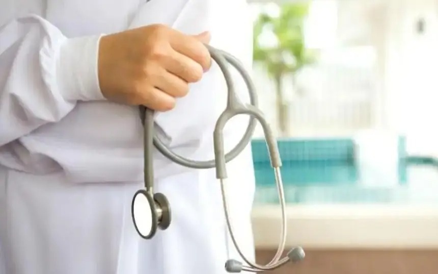 Акмолинского медика подозревают в мошенничестве на услугах по уклонению от армии