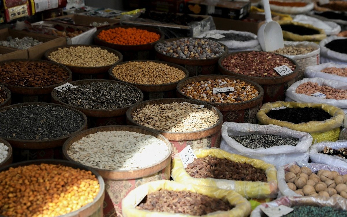 Опасность круп и специй на развес: эксперт о рисках для здоровья