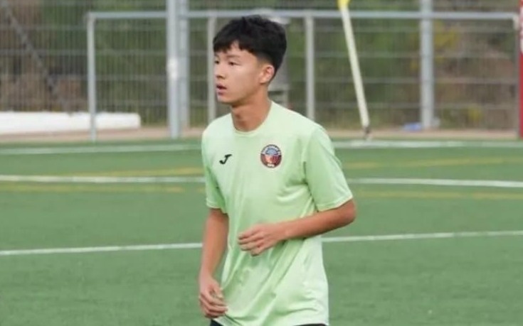 15-летний-казахстанский-футболист-стал-игроком-«Барселоны»