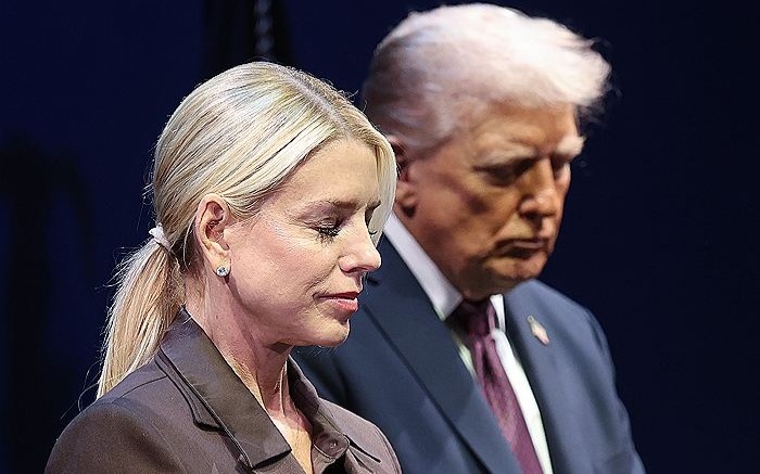 Трамп уволил генпрокурора США Пэм Бонди