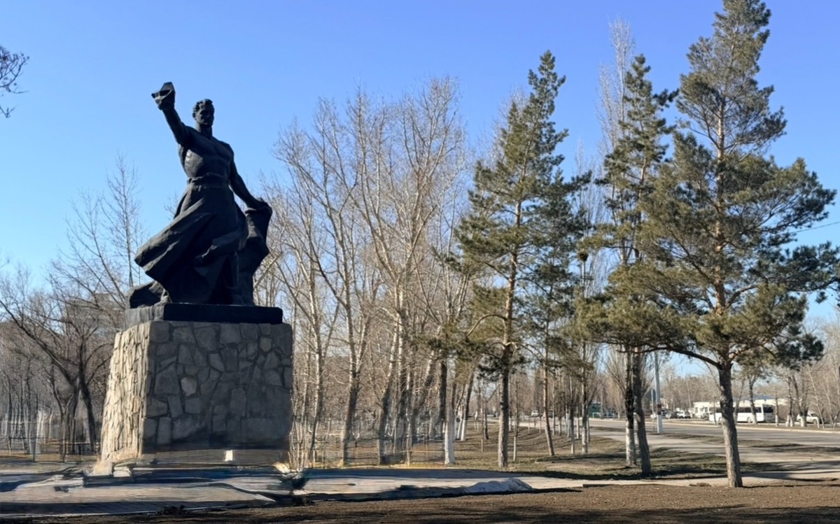 Один из символов Рудного: история памятника «Горняк»