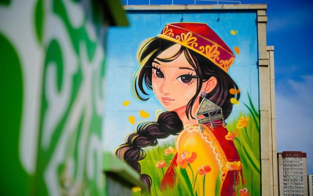 Новый мурал с весенней символикой появился в Астане