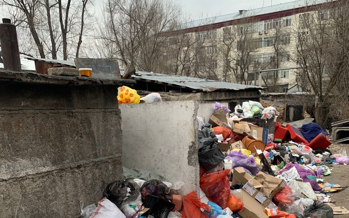 Жители Тараза жалуются на мусоровывозящую компанию более 10 лет
