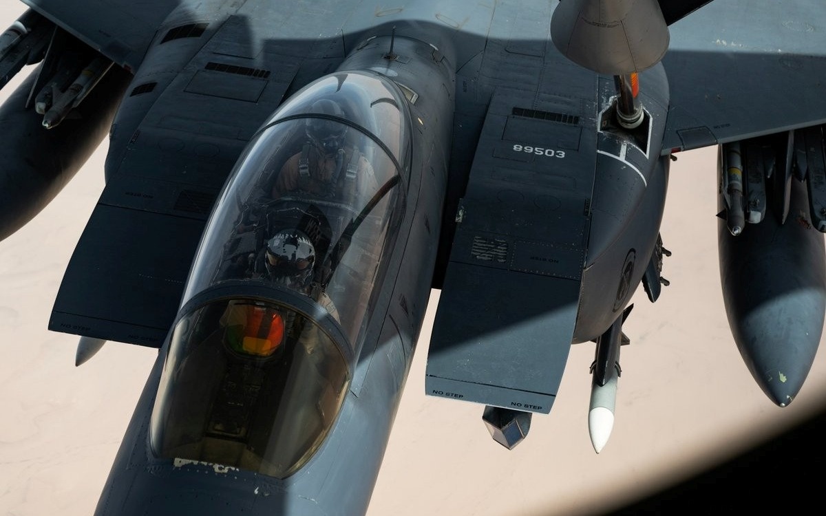 Трамп объявил о спасении двух пилотов сбитого над Ираном F-15