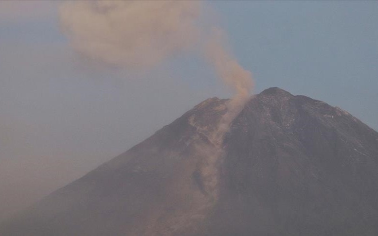 В Индонезии произошла серия извержений вулкана Семеру