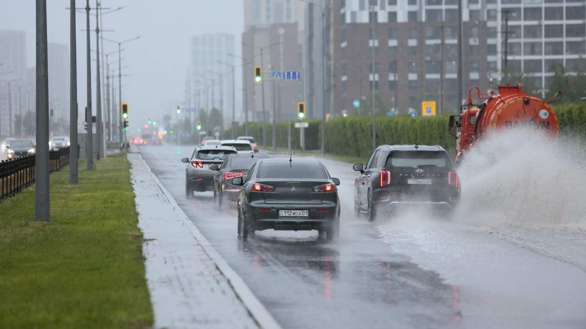 Дожди, грозы, град и туман накроют Казахстан