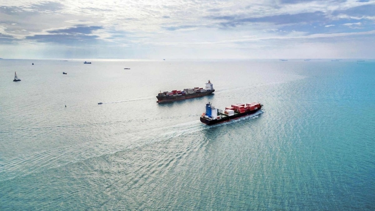 Транзит через Ормузский пролив перешел на «двухкоридорную систему»