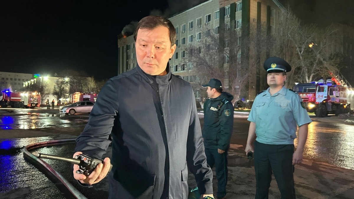 После пожара в Актобе сотрудников акимата перевели на онлайн-работу