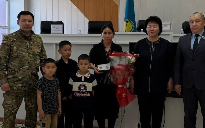 В ВКО посмертно наградили Нурахмета Кымбата, погибшего при попытке спасти людей