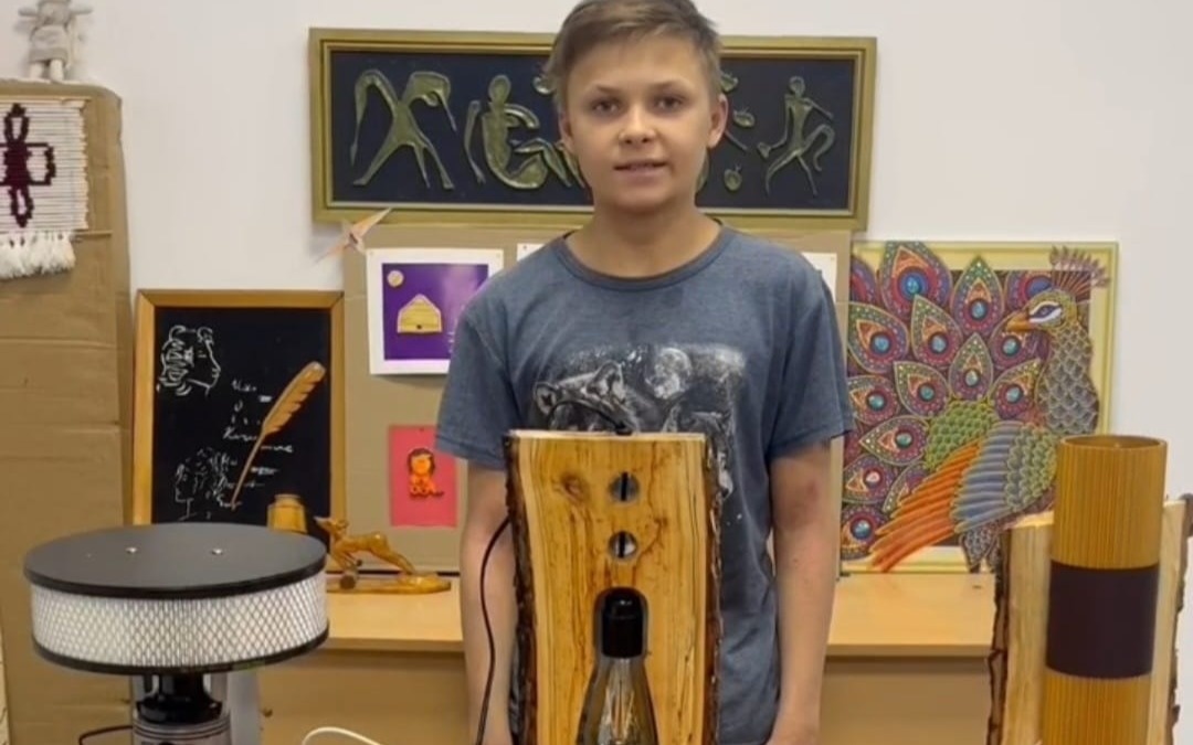 Дизайнерские светильники из вторсырья создает акмолинский школьник