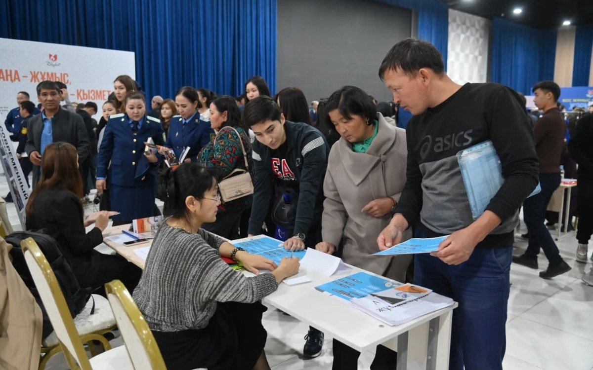 Спрос и предложение на рынке труда в Казахстане выравниваются