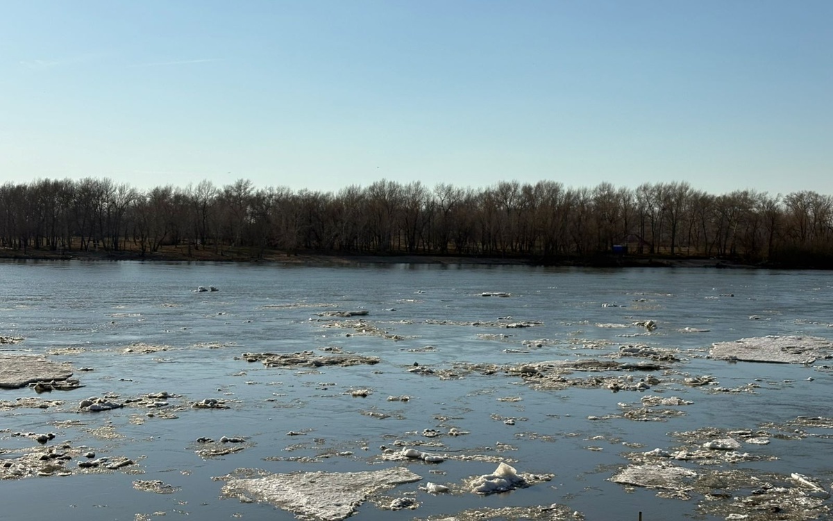 Ледоход начался на реке Иртыш