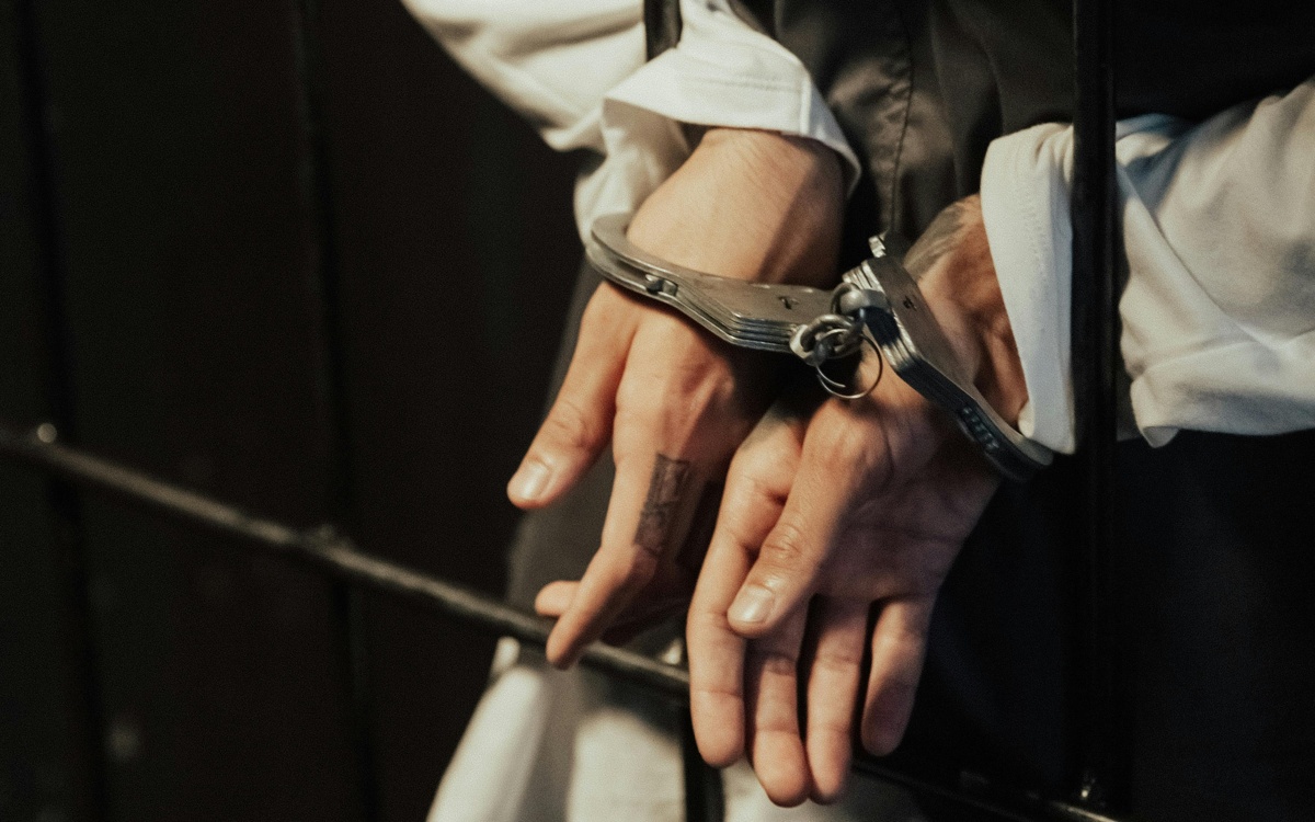 Крупную партию синтетики изъяли у закладчицы в Таразе