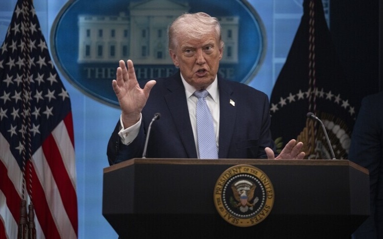 Трамп призвал Иран прекратить взимать плату с танкеров