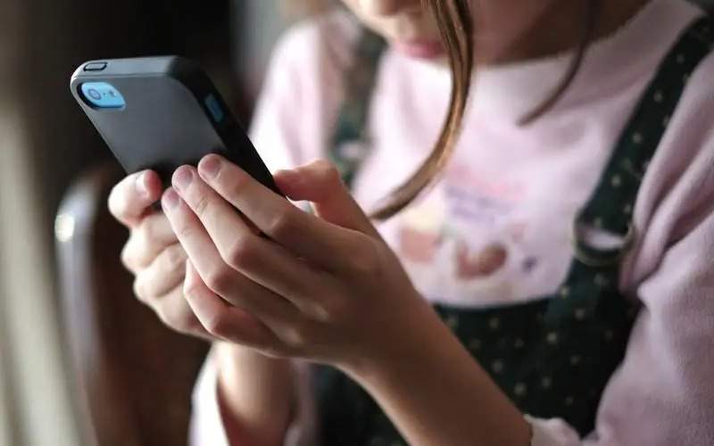 Академию родителей для борьбы с гаджетозависмостью детей запустят в Казахстане