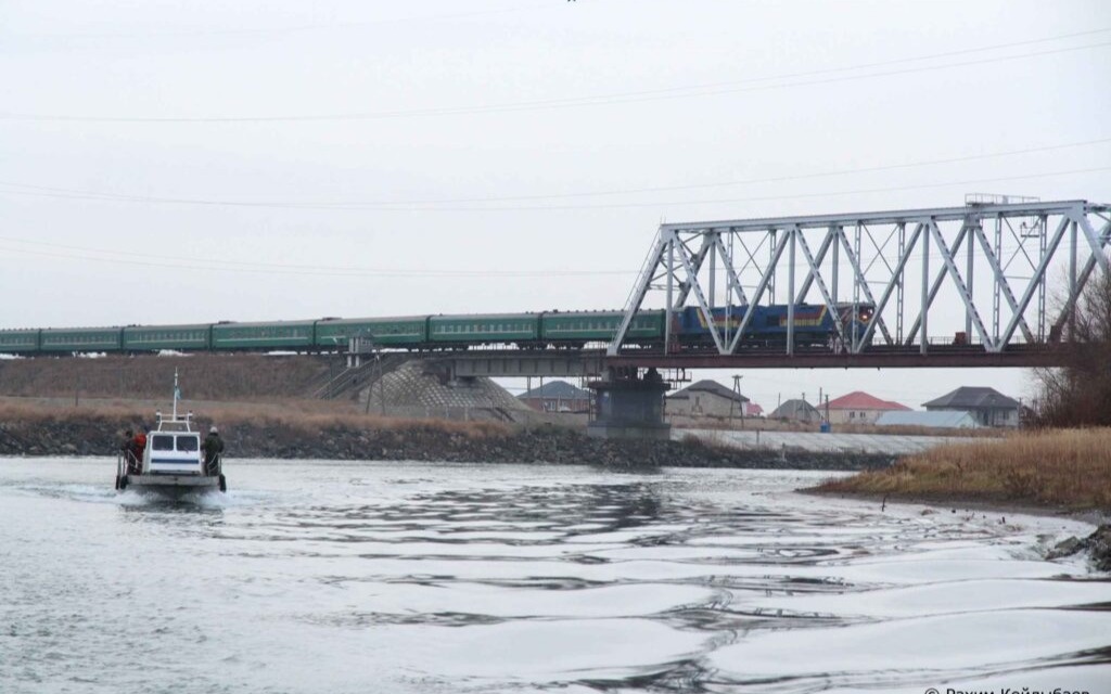 В ЗКО замедлилось течение реки Жайык