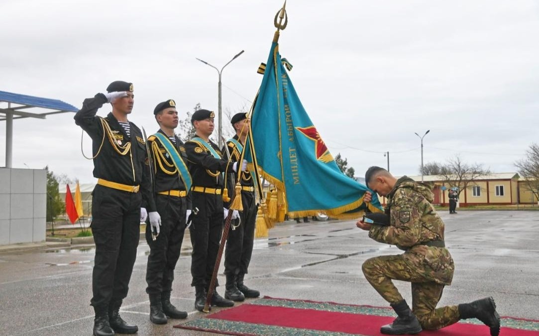 Более 600 морских пехотинцев в Актау завершили срочную службу