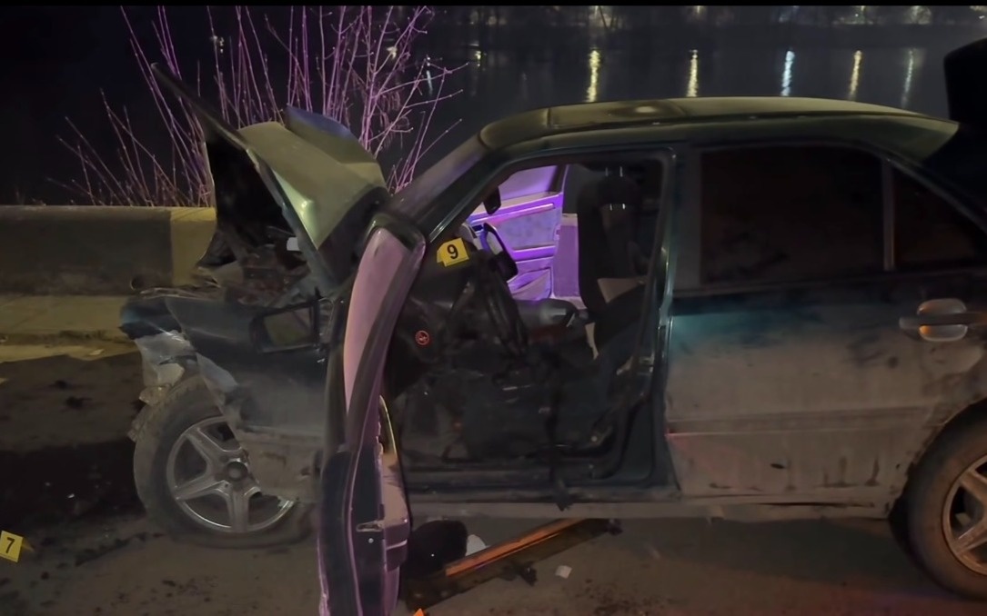 Два водителя погибли после лобового столкновения авто в Усть-Каменогорске