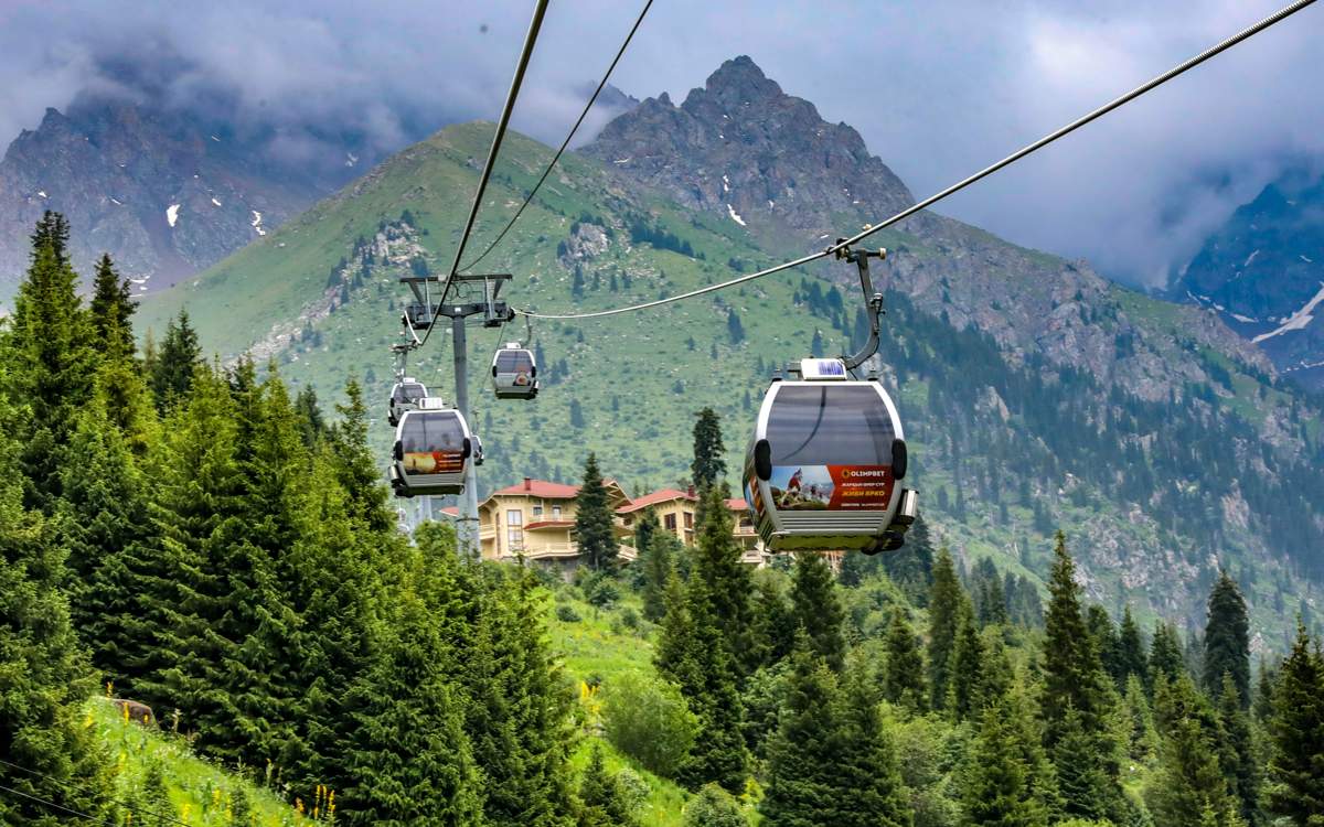 Канатные дороги временно закроют на Шымбулаке