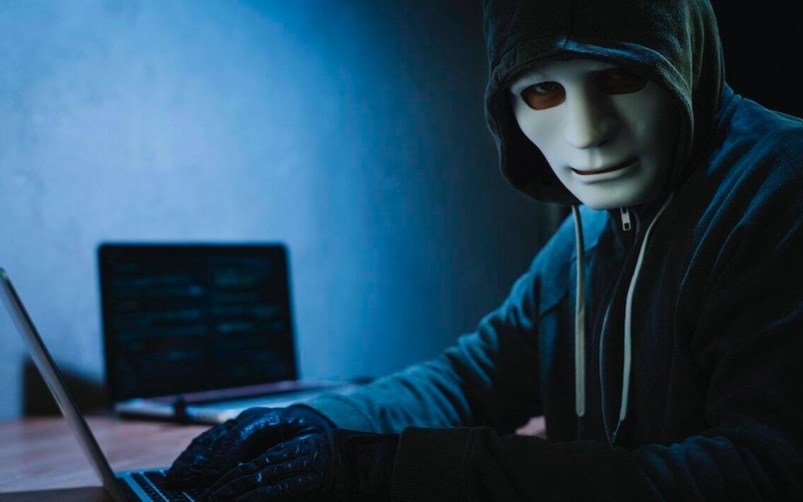 Казахстанцев предупреждают о мошенничестве при покупке билетов онлайн