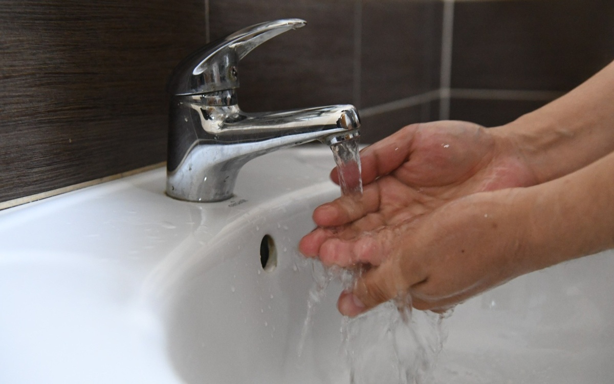 Алматинцам из-за долгов ограничат подачу горячей воды в квартирах