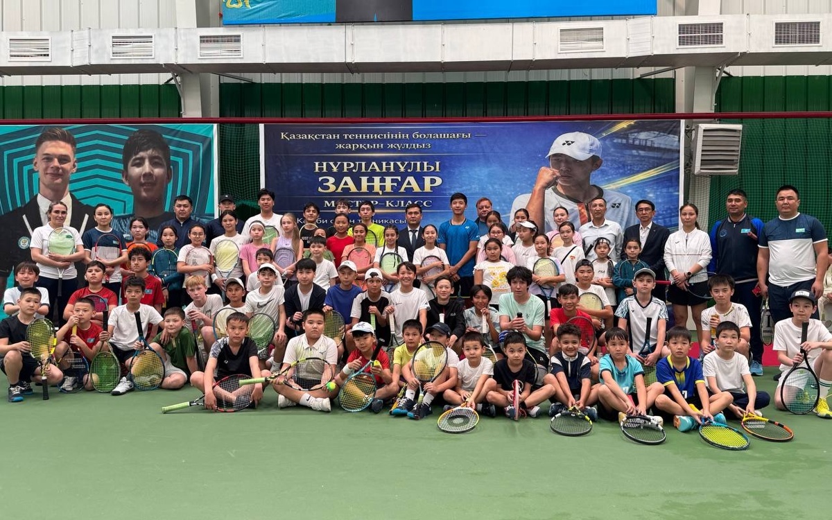Топ-юниор ITF Зангар Нурланулы провел мастер-класс в Туркестане