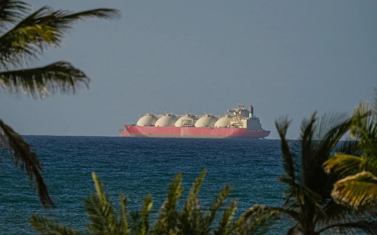 Иран предложил вести расчеты в риалах за транзит через Ормузский пролив