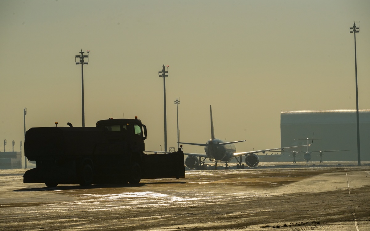 Авиакомпании мира отменяют рейсы из-за роста цен на топливо