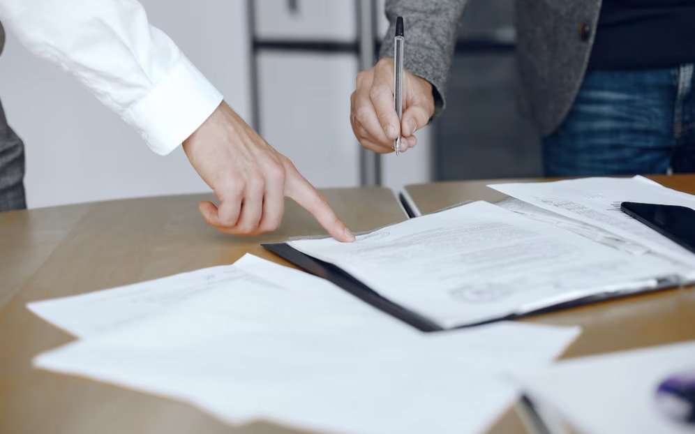 Правила аутсорсинга государственных функций обновили в Казахстане