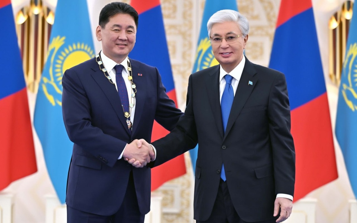 Касым-Жомарт Токаев наградил Ухнаагийна Хурэлсуха орденом «Алтын Қыран»