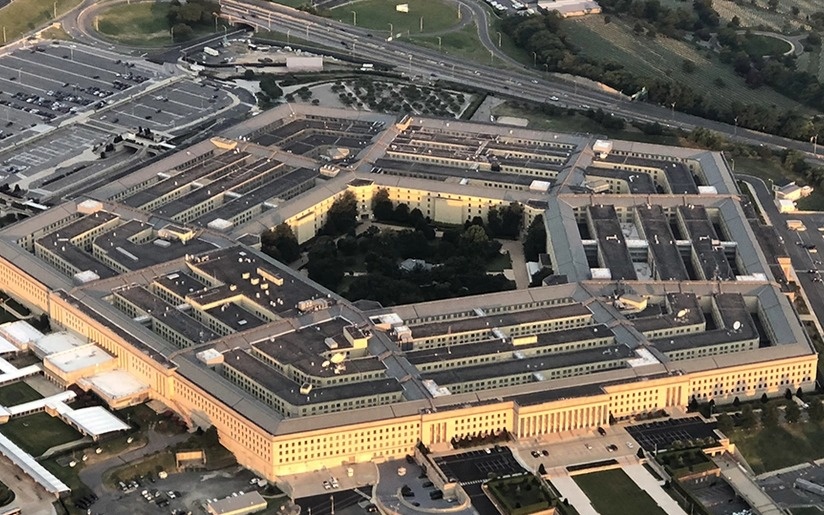 Пентагон объявил об отставке министра ВМС США