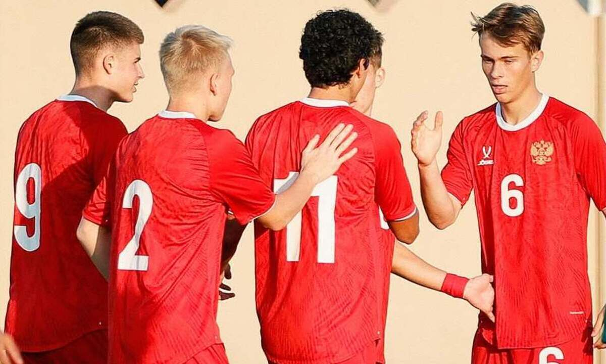 Россия U-17 объявила состав на Кубок развития
