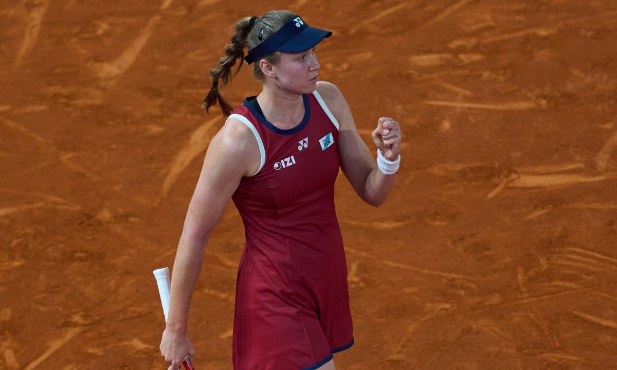 Елена Рыбакина вышла в 1/8 финала в Мадриде