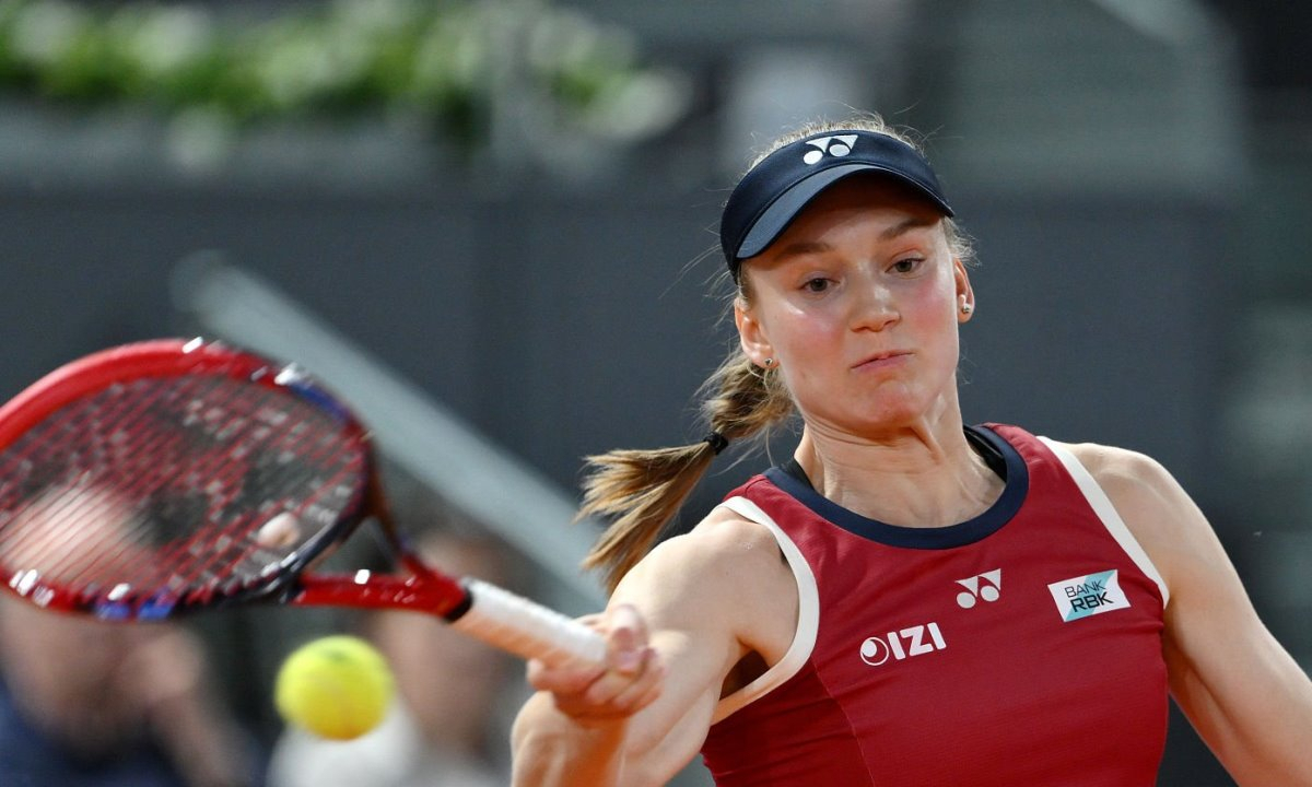 ChatGPT назвал Рыбакину фаворитом матча с Потаповой