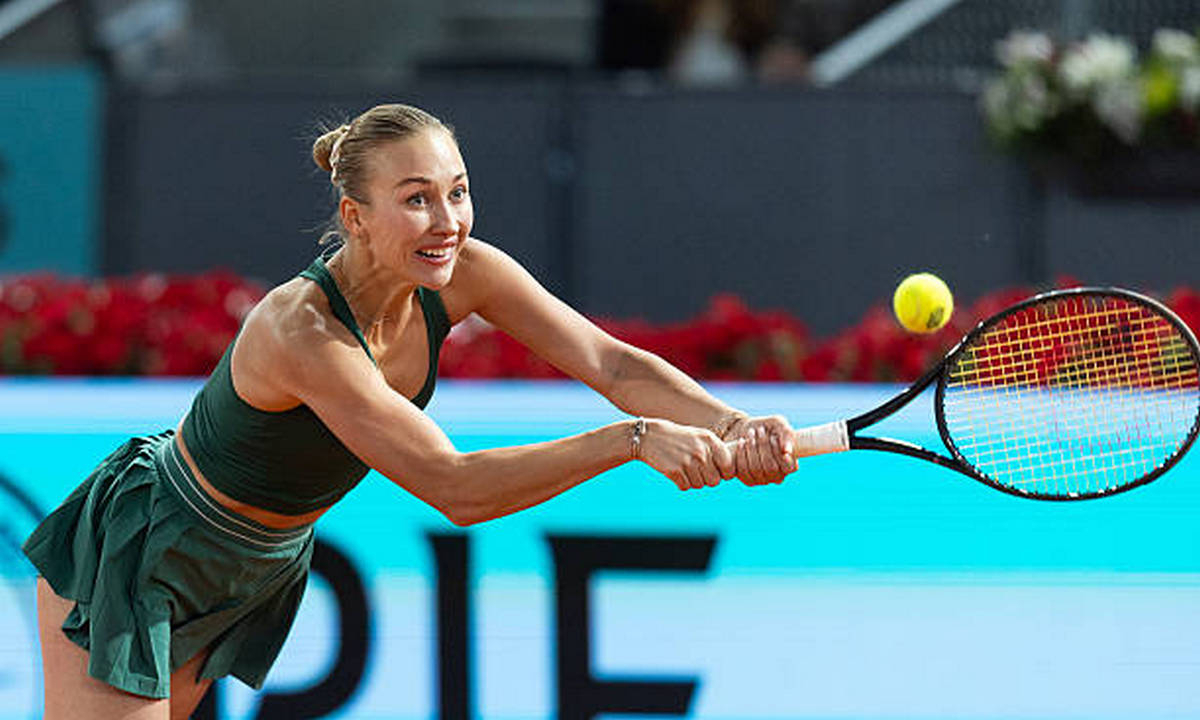 Потапова обыграла Рыбакину и вышла в четвертьфинал