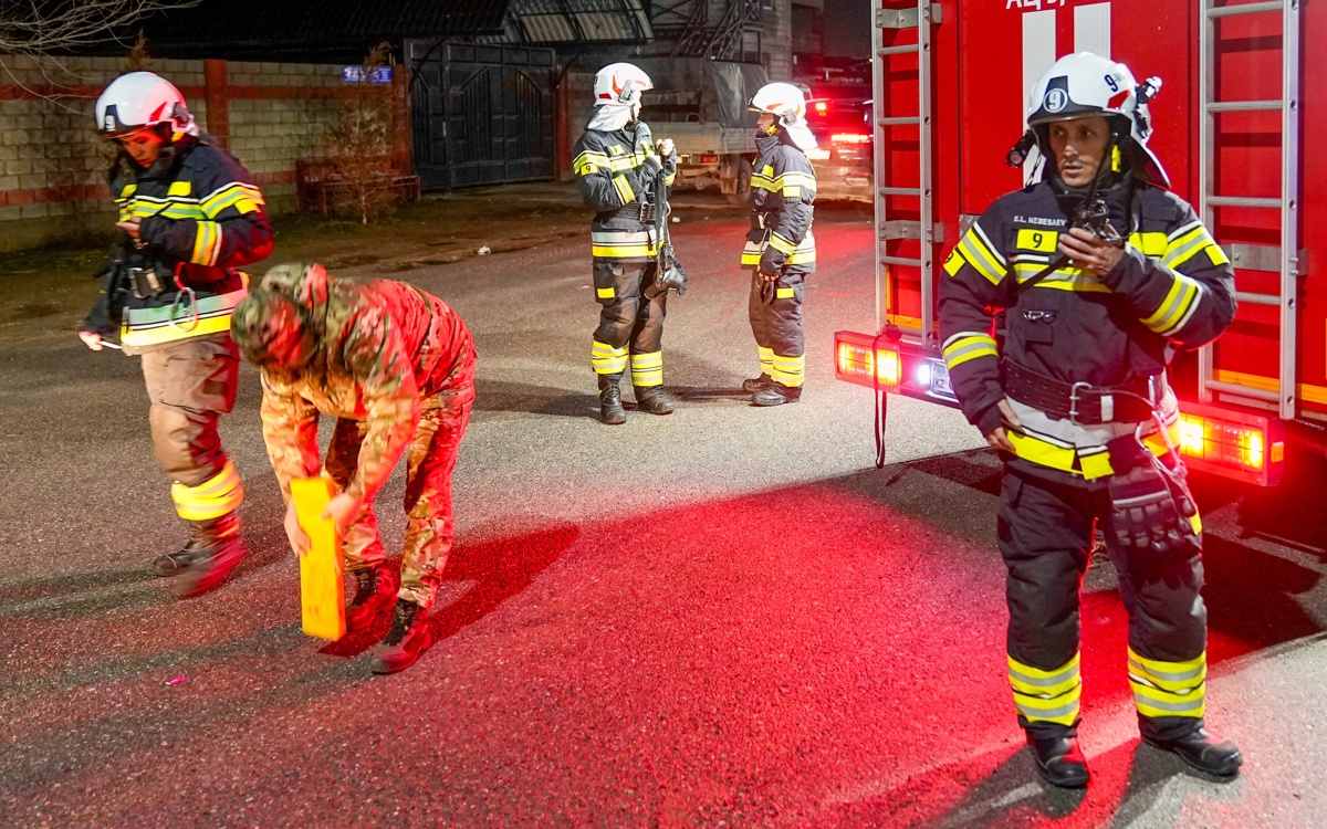 МЧС ликвидировало пожар на картонном заводе под Алматы