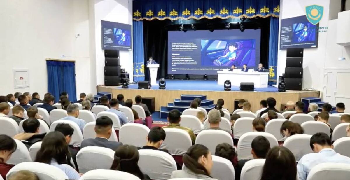 В Акмолинской области прошла акция «Приемная на дороге»