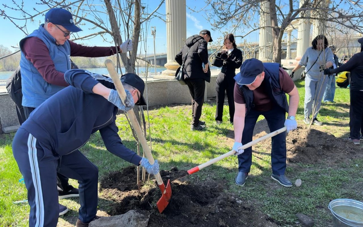 В ВКО более 100 тысяч человек вышли на «Таза Қазақстан»