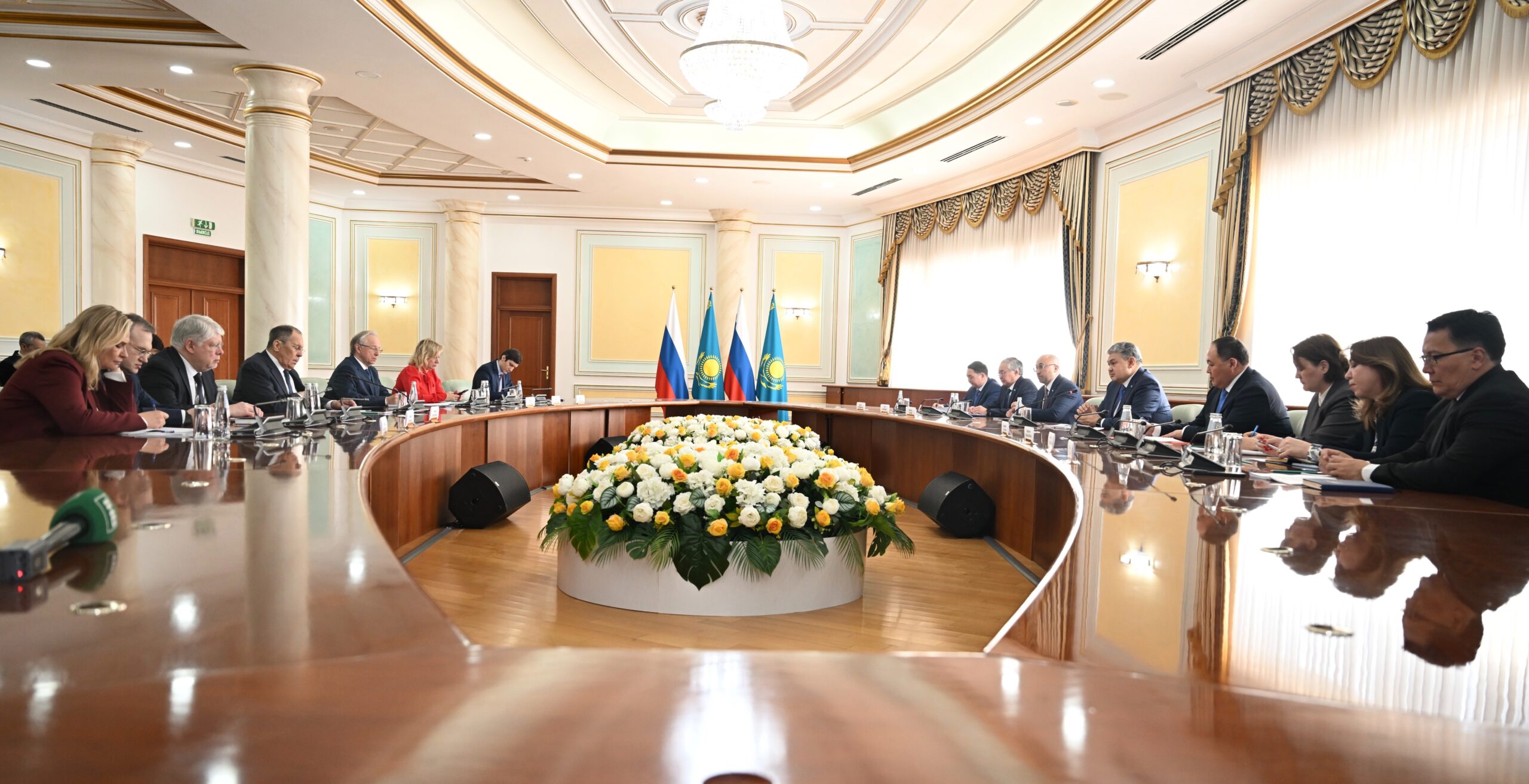 Казахстан и Россия подписали план сотрудничества МИД