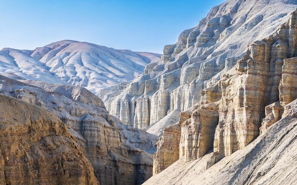 Парк «Алтын-Эмель» показал древние вулканы и бархан