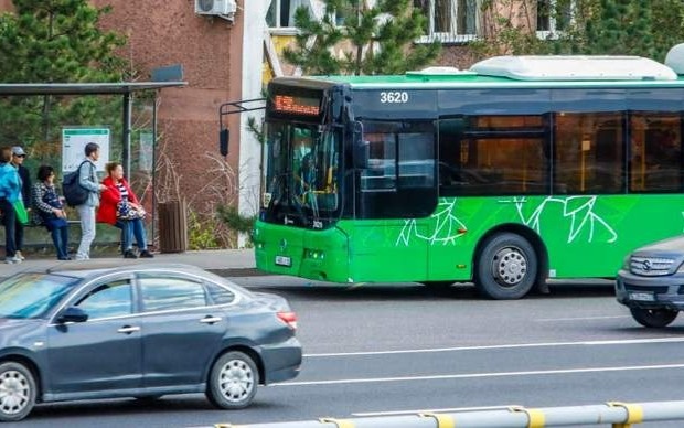 Акимат Алматы расширит автобусные полосы до 140 км