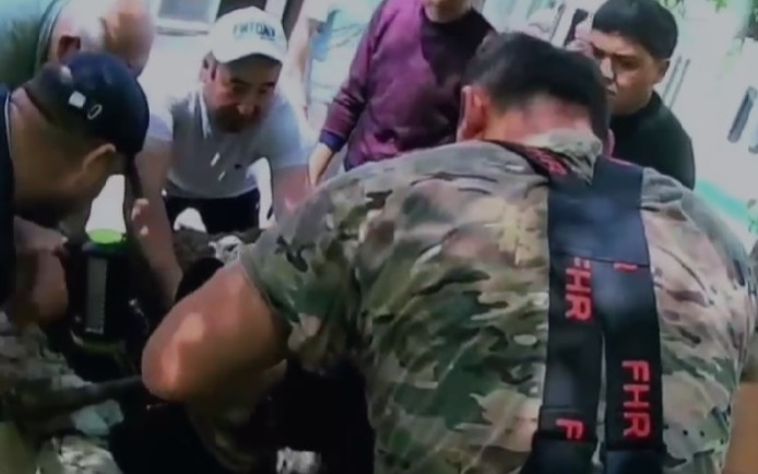 В Шымкенте девочку после падения в колодец отпустили домой