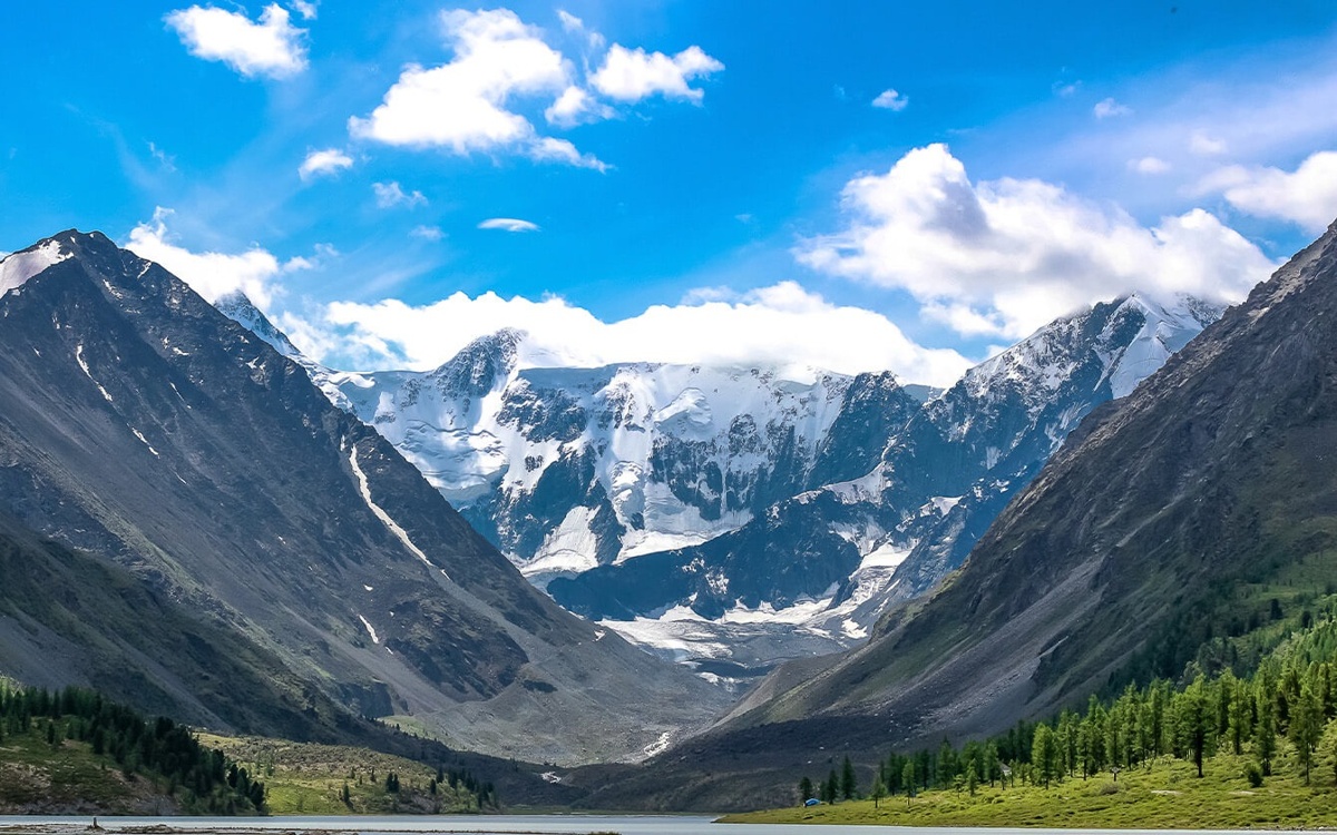 Казахстан и Россия готовят соглашение по Белухе