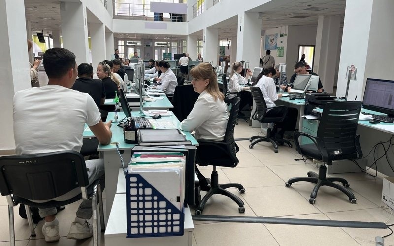 Минцифры: сокращений сотрудников ЦОНов пока нет