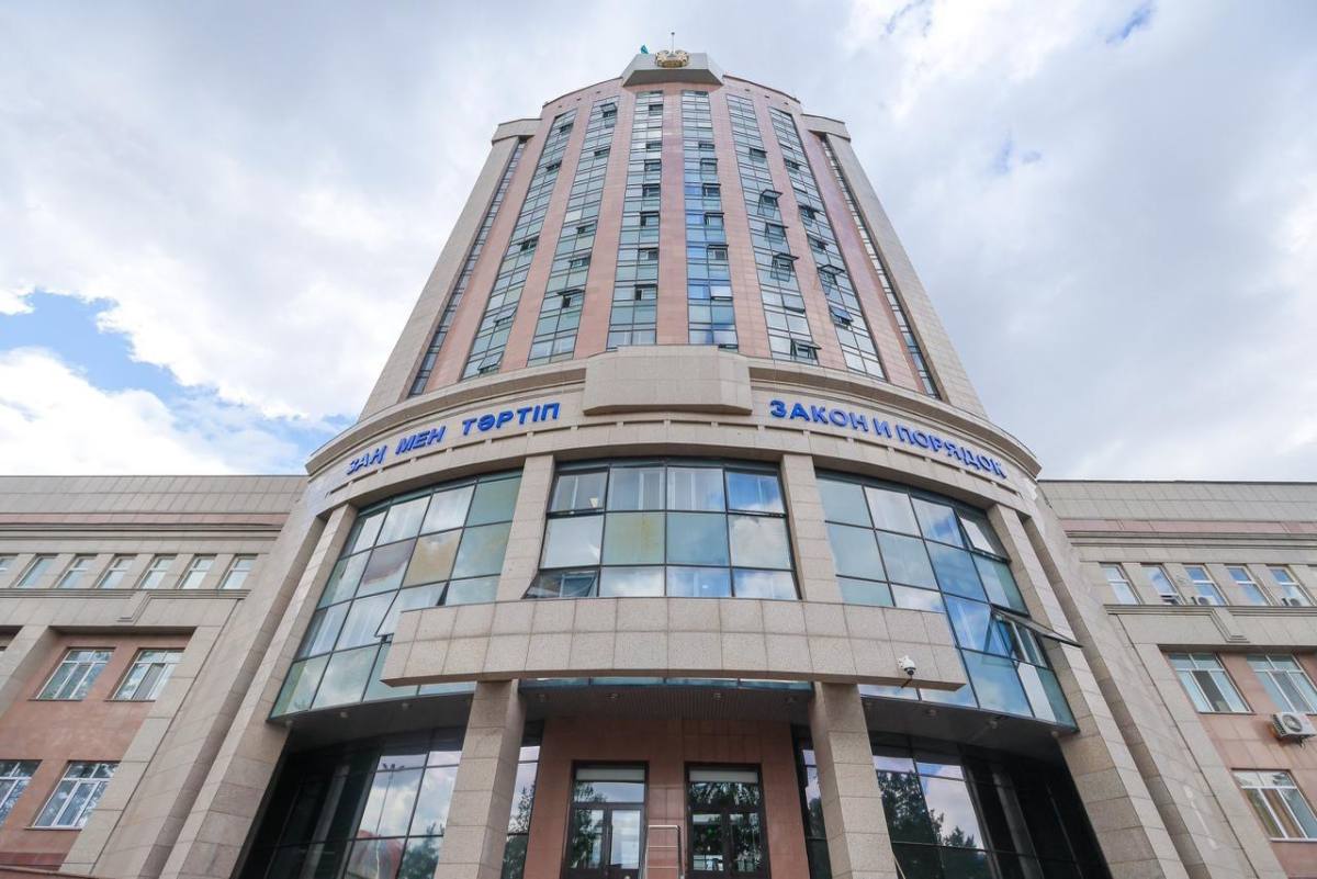 Полиция Алматы задержала наркокурьера с 2,5 кг веществ