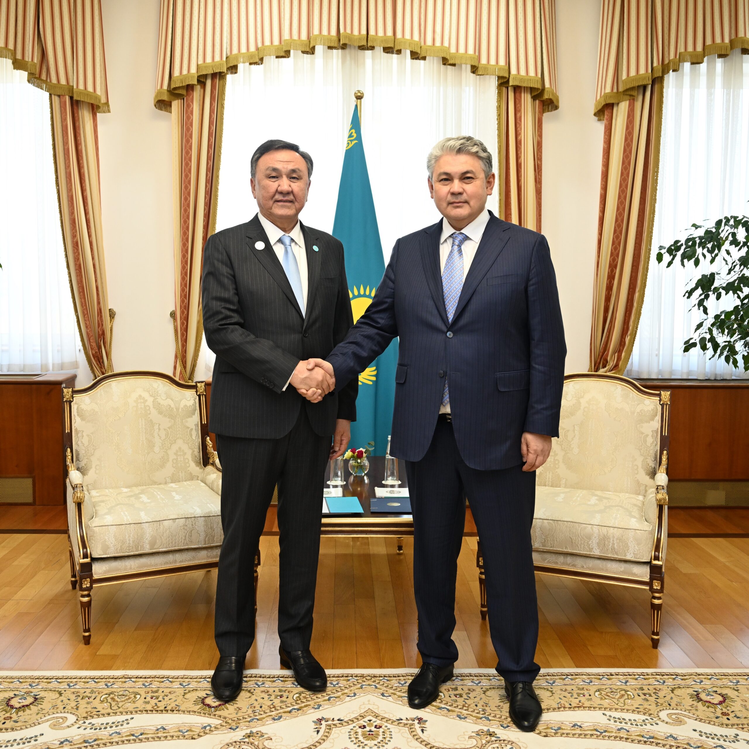 Кошербаев принял генсека Организации тюркских государств