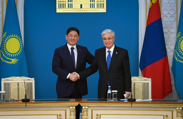 Токаев и Хурэлсух договорились расширить партнерство