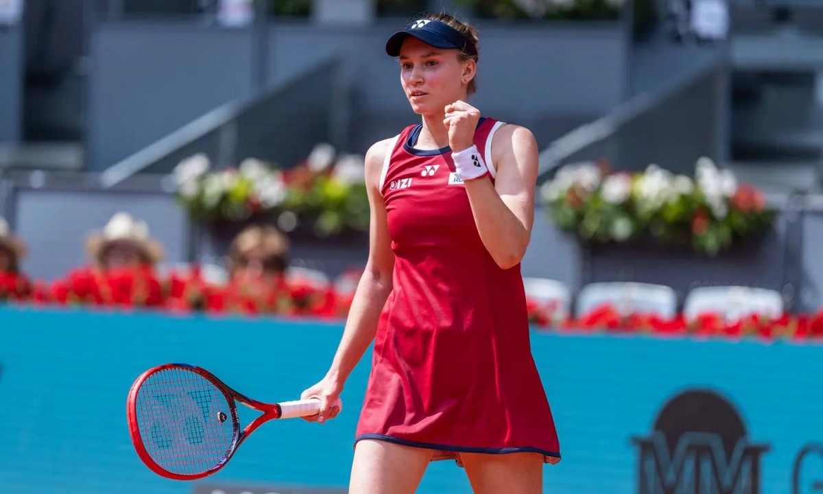 Елена Рыбакина вышла в 1/8 финала в Риме